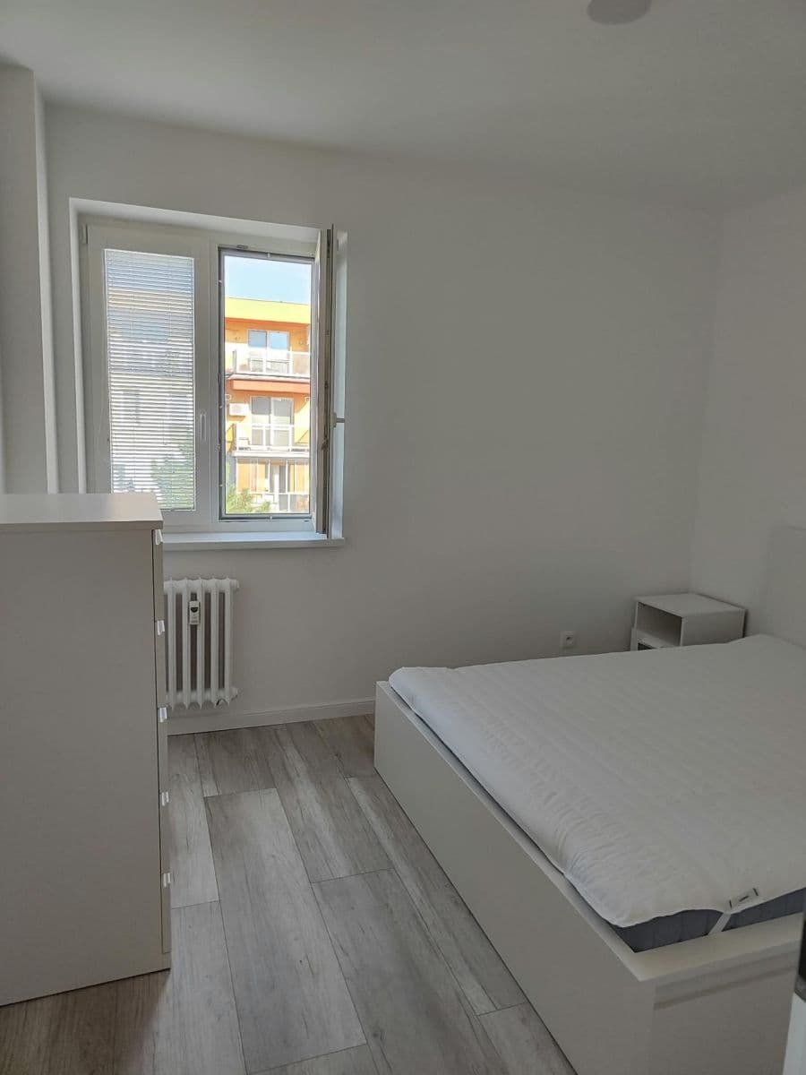 Prenájom bytu 3-izbový 60 m², Muškátová, Ružinov, Bratislavský kraj Prenájom bytu 3-izbový 60 m², Muškátová, Ružinov, Bratislavský kraj