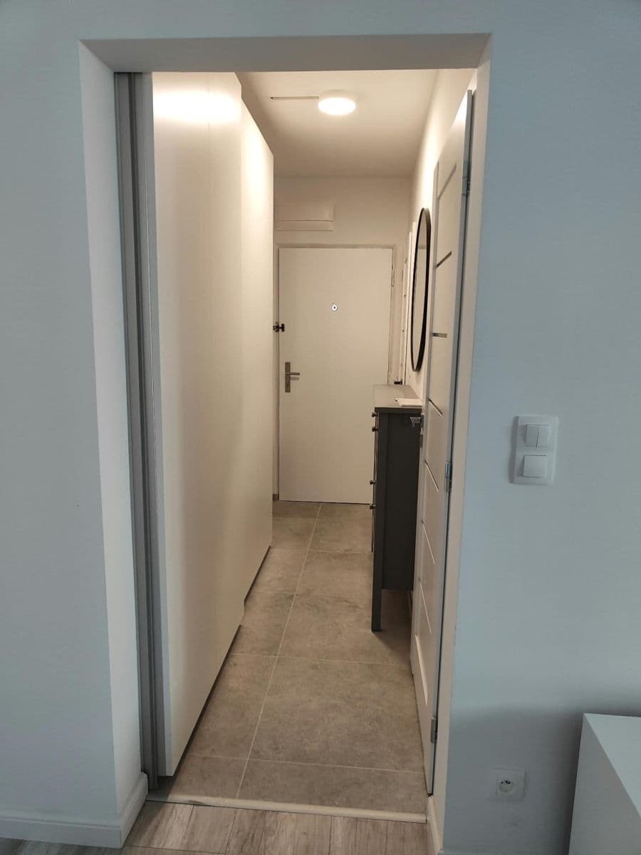 Prenájom bytu 3-izbový 60 m², Muškátová, Ružinov, Bratislavský kraj Prenájom bytu 3-izbový 60 m², Muškátová, Ružinov, Bratislavský kraj