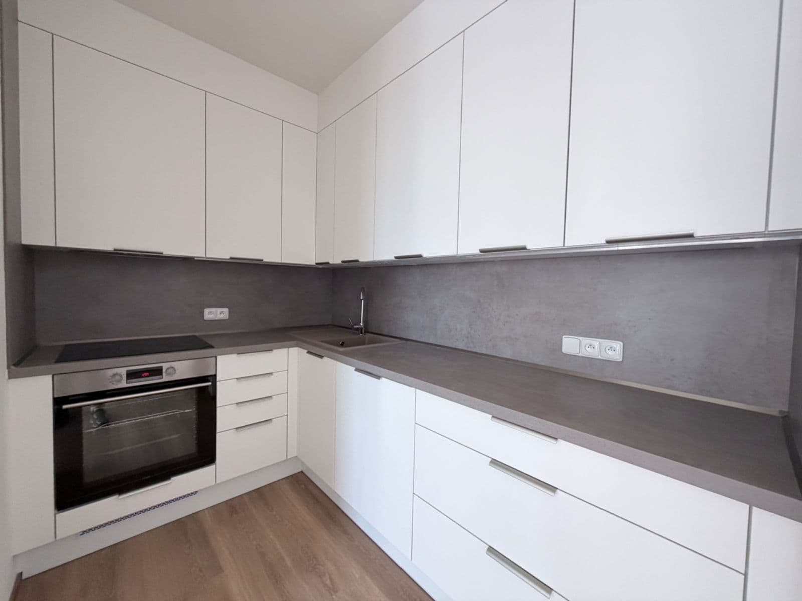 Prenájom bytu 1-izbový 38 m², Nádražní, Kralupy nad Vltavou, Středočeský kraj Prenájom bytu 1-izbový 38 m², Nádražní, Kralupy nad Vltavou, Středočeský kraj