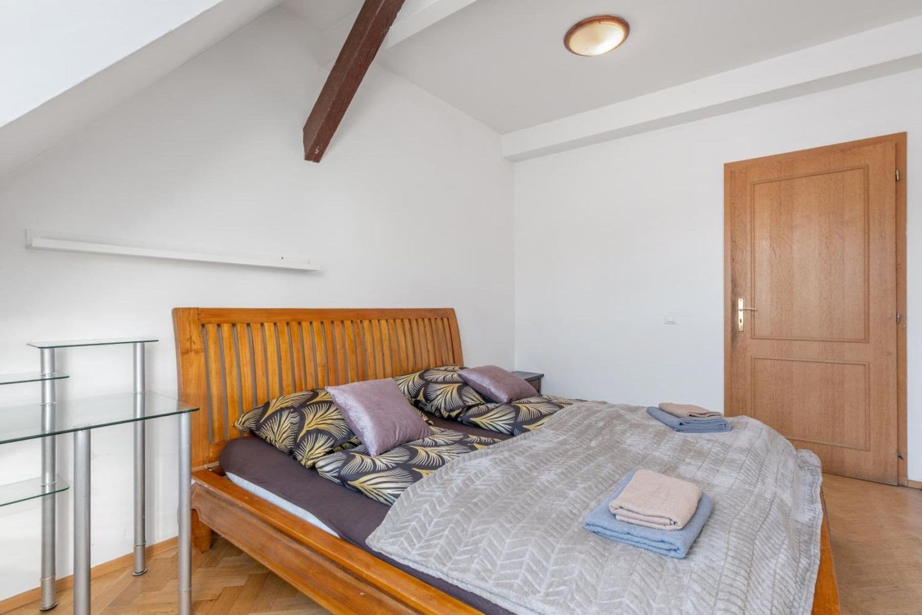Prenájom bytu 129 m², Matoušova, Praha, Praha Prenájom bytu 129 m², Matoušova, Praha, Praha