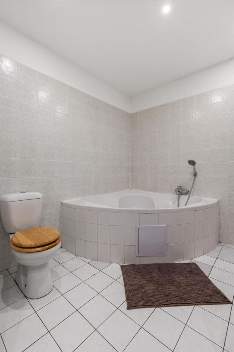 Prenájom bytu 129 m², Matoušova, Praha, Praha Prenájom bytu 129 m², Matoušova, Praha, Praha
