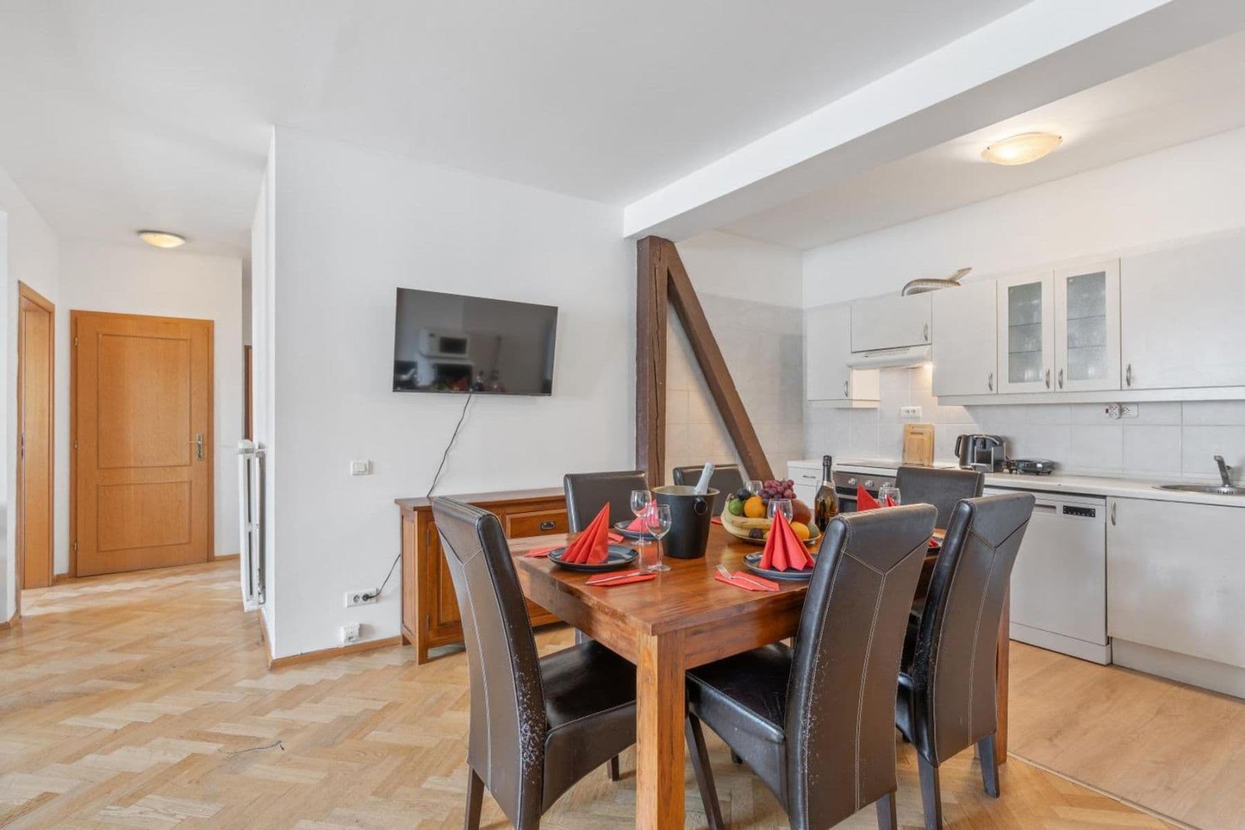 Prenájom bytu 129 m², Matoušova, Praha, Praha Prenájom bytu 129 m², Matoušova, Praha, Praha
