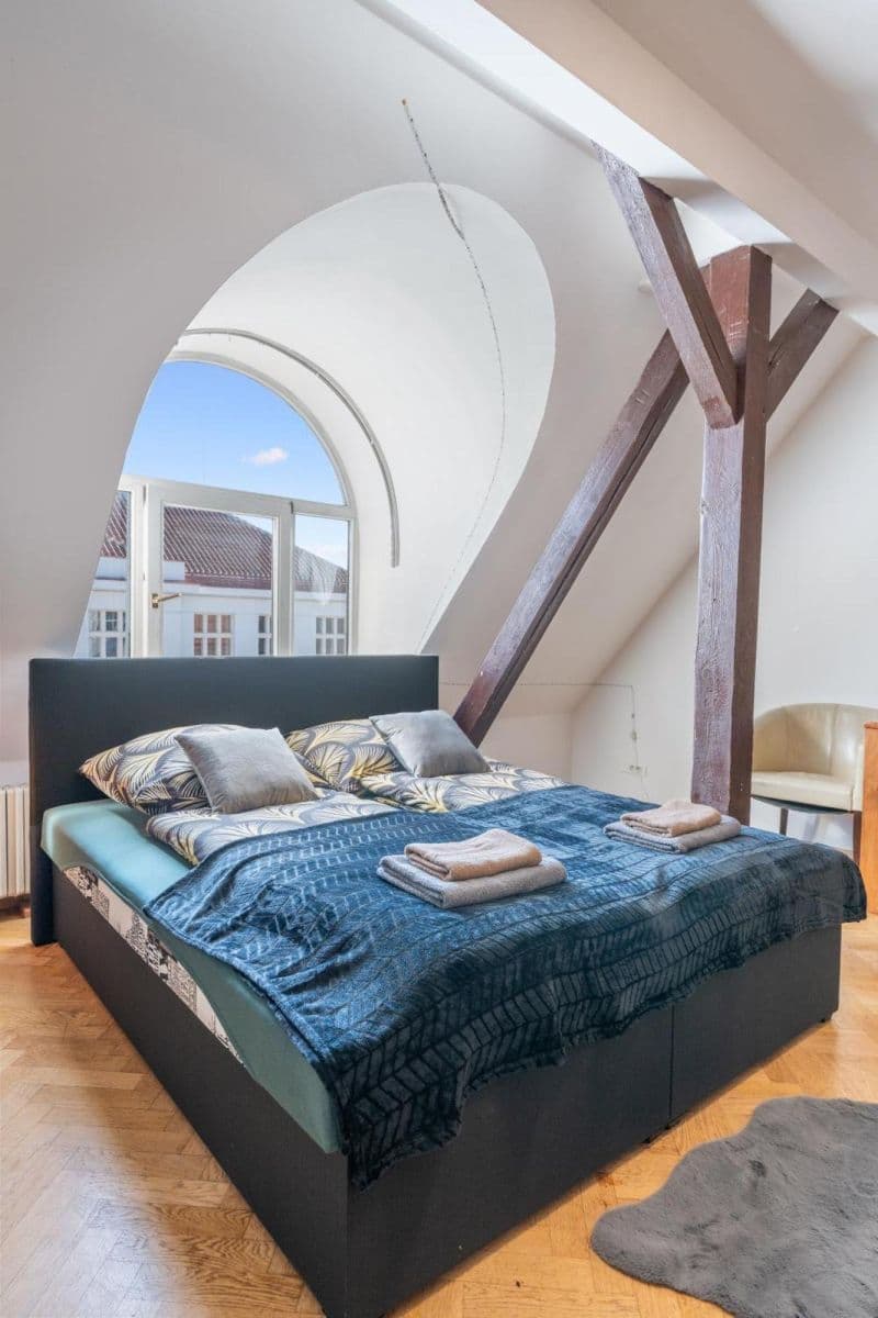 Prenájom bytu 129 m², Matoušova, Praha, Praha Prenájom bytu 129 m², Matoušova, Praha, Praha