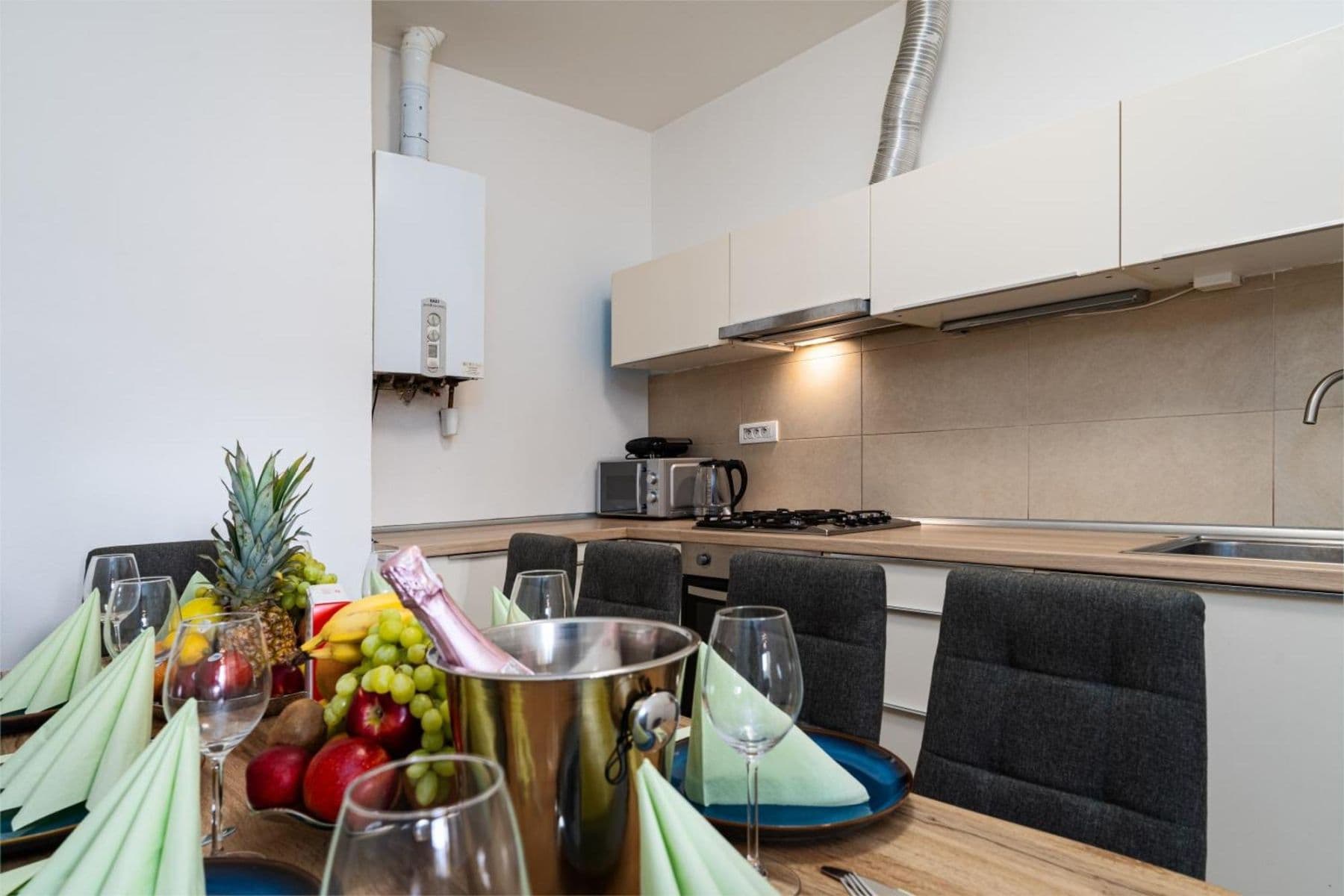 Prenájom bytu 156 m², Ortenovo náměstí, Praha, Praha Prenájom bytu 156 m², Ortenovo náměstí, Praha, Praha