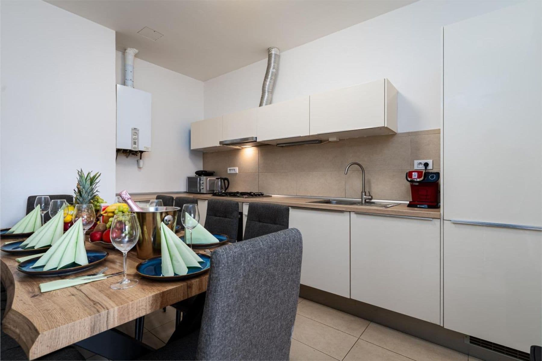 Prenájom bytu 156 m², Ortenovo náměstí, Praha, Praha Prenájom bytu 156 m², Ortenovo náměstí, Praha, Praha