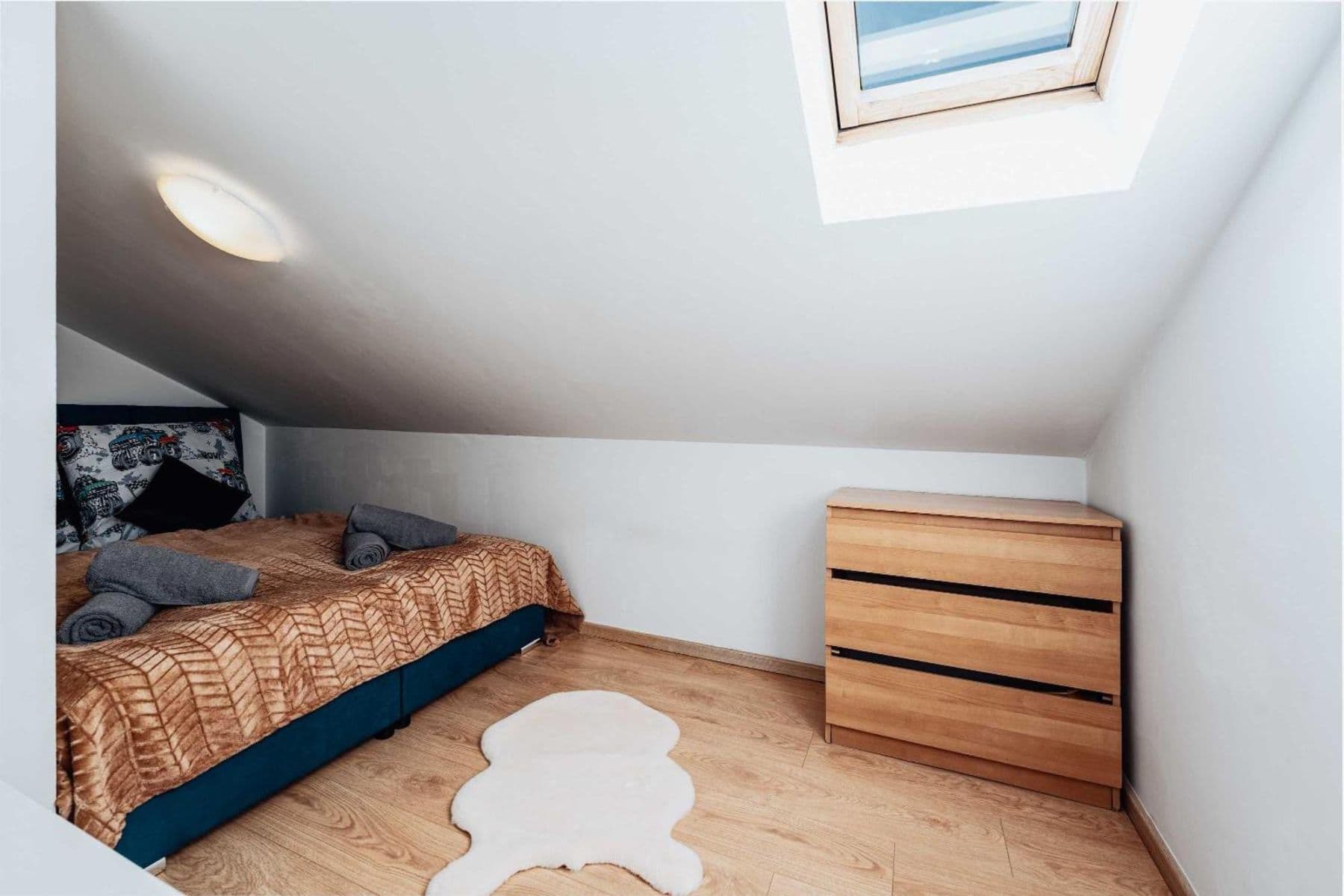 Prenájom bytu 134 m², Wenzigova, Praha, Praha Prenájom bytu 134 m², Wenzigova, Praha, Praha