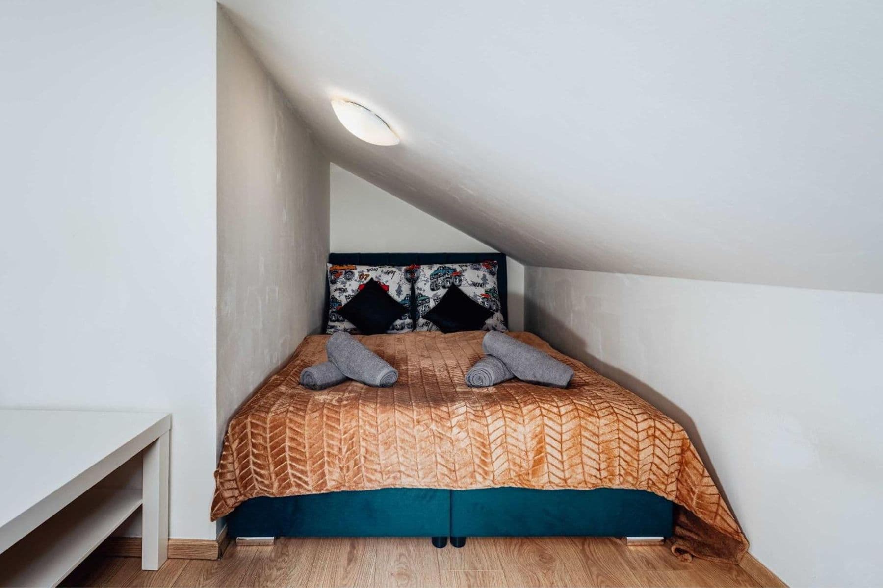 Prenájom bytu 134 m², Wenzigova, Praha, Praha Prenájom bytu 134 m², Wenzigova, Praha, Praha