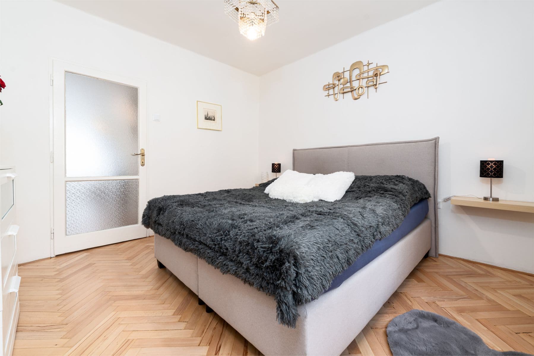 Prenájom bytu 98 m², Vinohradská, Praha, Praha Prenájom bytu 98 m², Vinohradská, Praha, Praha