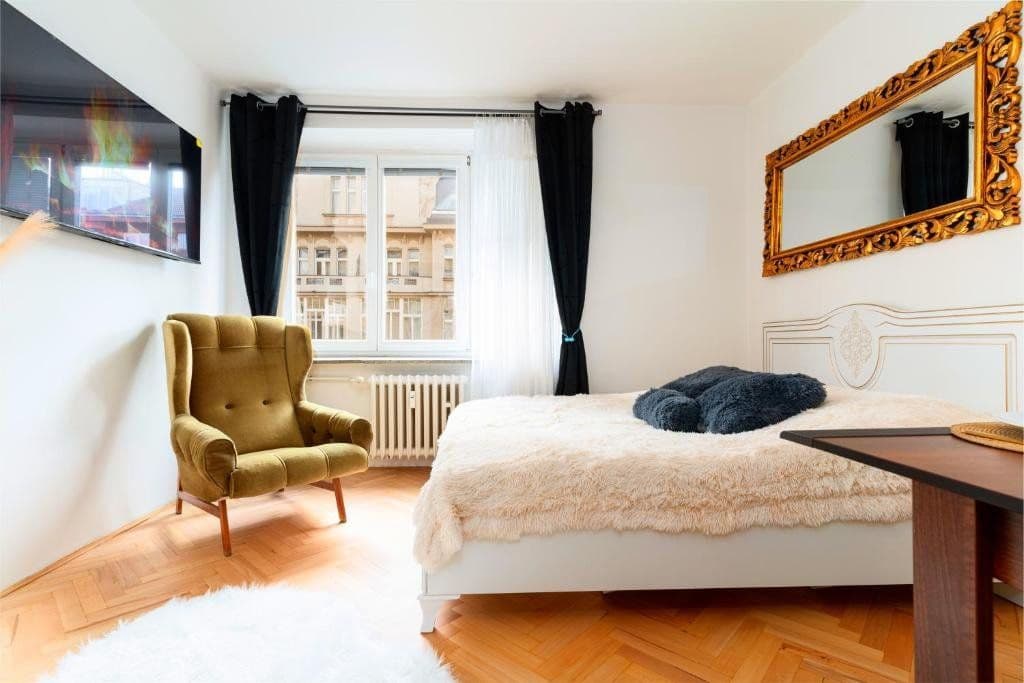 Prenájom bytu 98 m², Vinohradská, Praha, Praha Prenájom bytu 98 m², Vinohradská, Praha, Praha