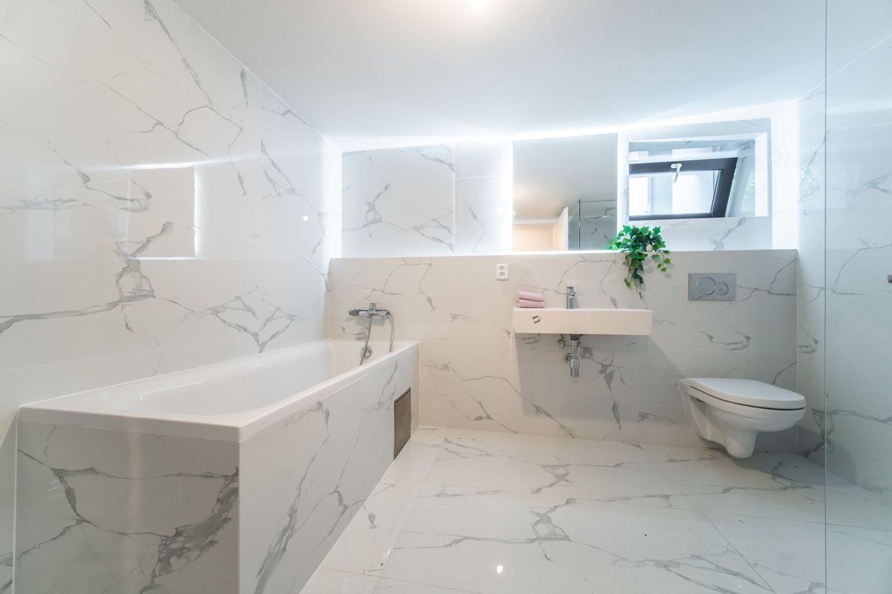 Prenájom bytu 3-izbový 114 m², Pod Lesíkem, Praha, Praha Prenájom bytu 3-izbový 114 m², Pod Lesíkem, Praha, Praha