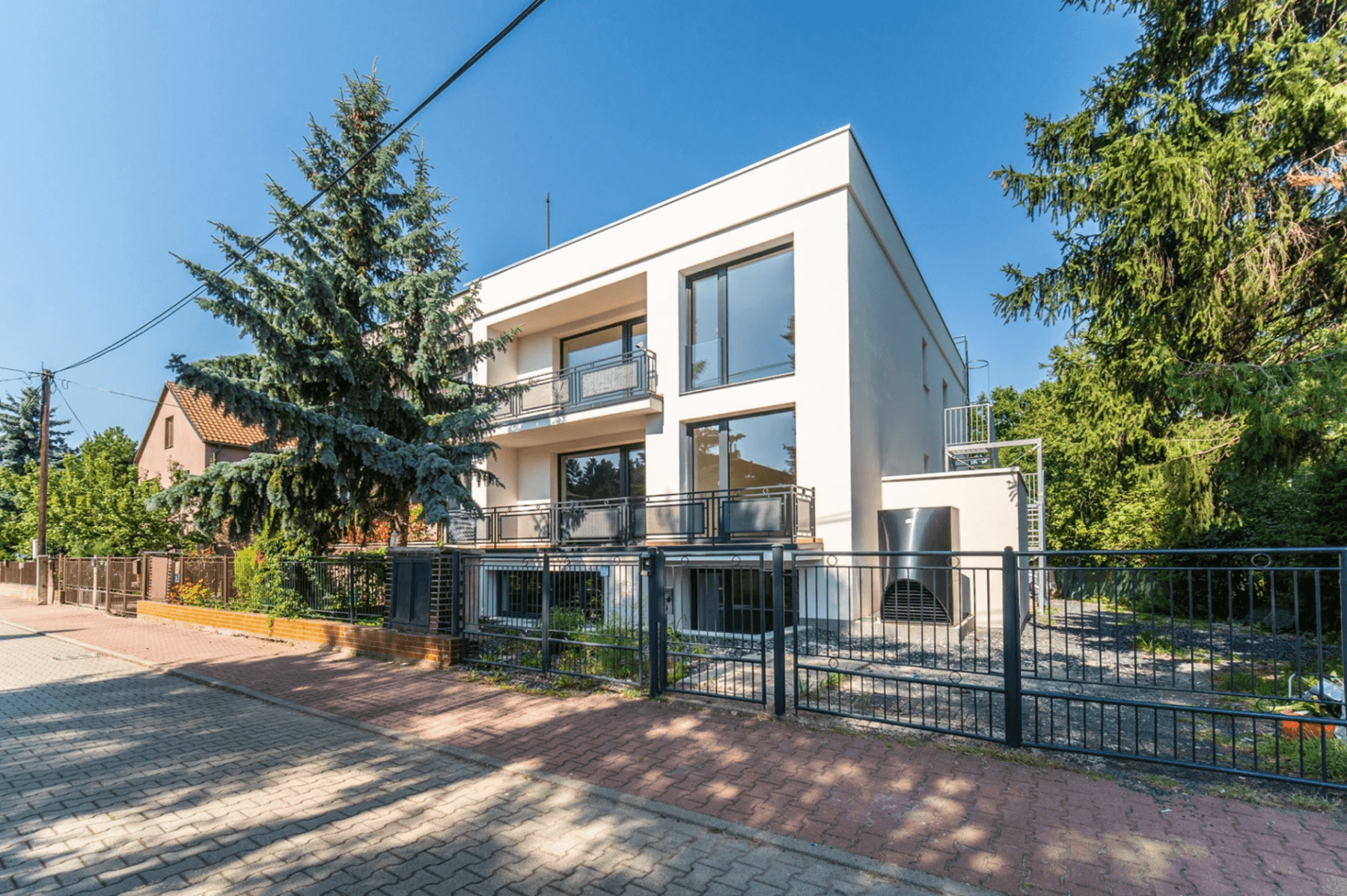Prenájom bytu 3-izbový 114 m², Pod Lesíkem, Praha, Praha Prenájom bytu 3-izbový 114 m², Pod Lesíkem, Praha, Praha