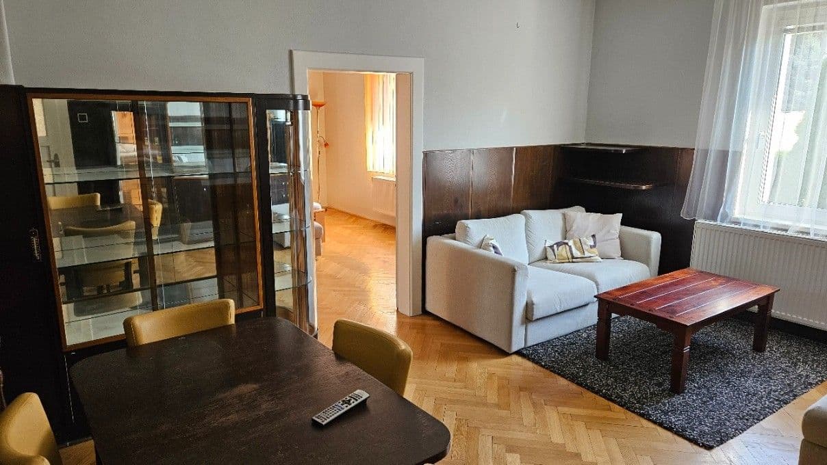 Prenájom bytu 5-izbový 120 m², U Bažantnice, Poděbrady, Středočeský kraj Prenájom bytu 5-izbový 120 m², U Bažantnice, Poděbrady, Středočeský kraj