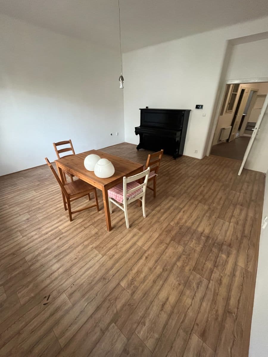 Prenájom bytu 2-izbový 58 m², U Kublova, Praha, Praha Prenájom bytu 2-izbový 58 m², U Kublova, Praha, Praha