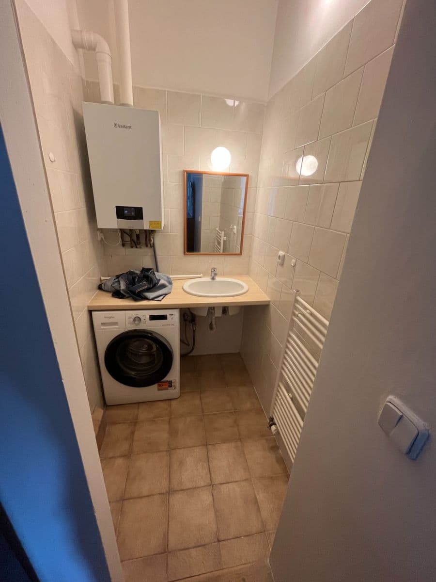 Prenájom bytu 2-izbový 58 m², U Kublova, Praha, Praha Prenájom bytu 2-izbový 58 m², U Kublova, Praha, Praha
