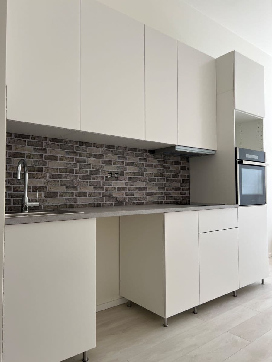 Prenájom bytu 1-izbový 35 m², Českobrodská, Praha, Praha Prenájom bytu 1-izbový 35 m², Českobrodská, Praha, Praha