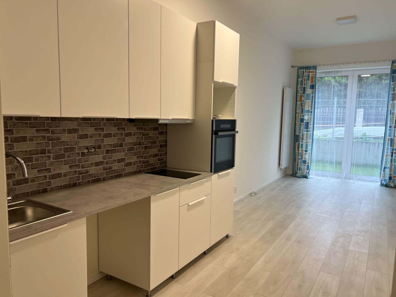 Prenájom bytu 1-izbový 35 m², Českobrodská, Praha, Praha Prenájom bytu 1-izbový 35 m², Českobrodská, Praha, Praha