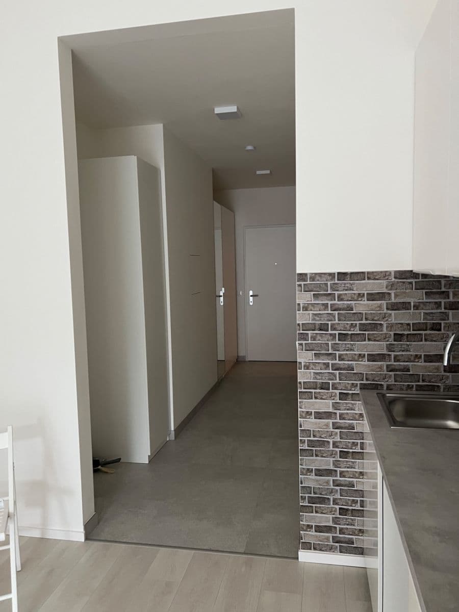 Prenájom bytu 1-izbový 35 m², Českobrodská, Praha, Praha Prenájom bytu 1-izbový 35 m², Českobrodská, Praha, Praha