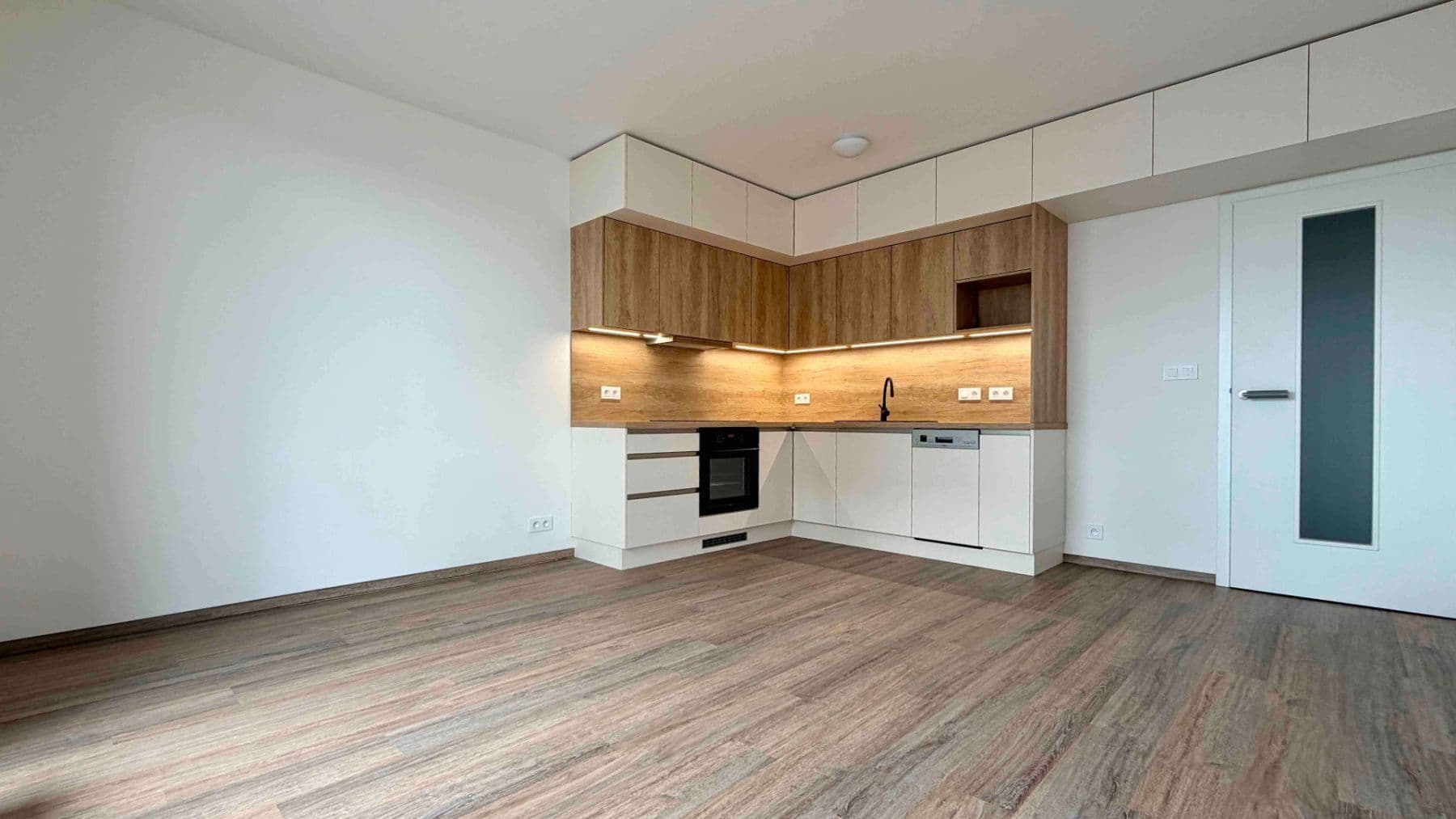 Prenájom bytu 2-izbový 59 m², Jižní, Brno, Jihomoravský kraj Prenájom bytu 2-izbový 59 m², Jižní, Brno, Jihomoravský kraj