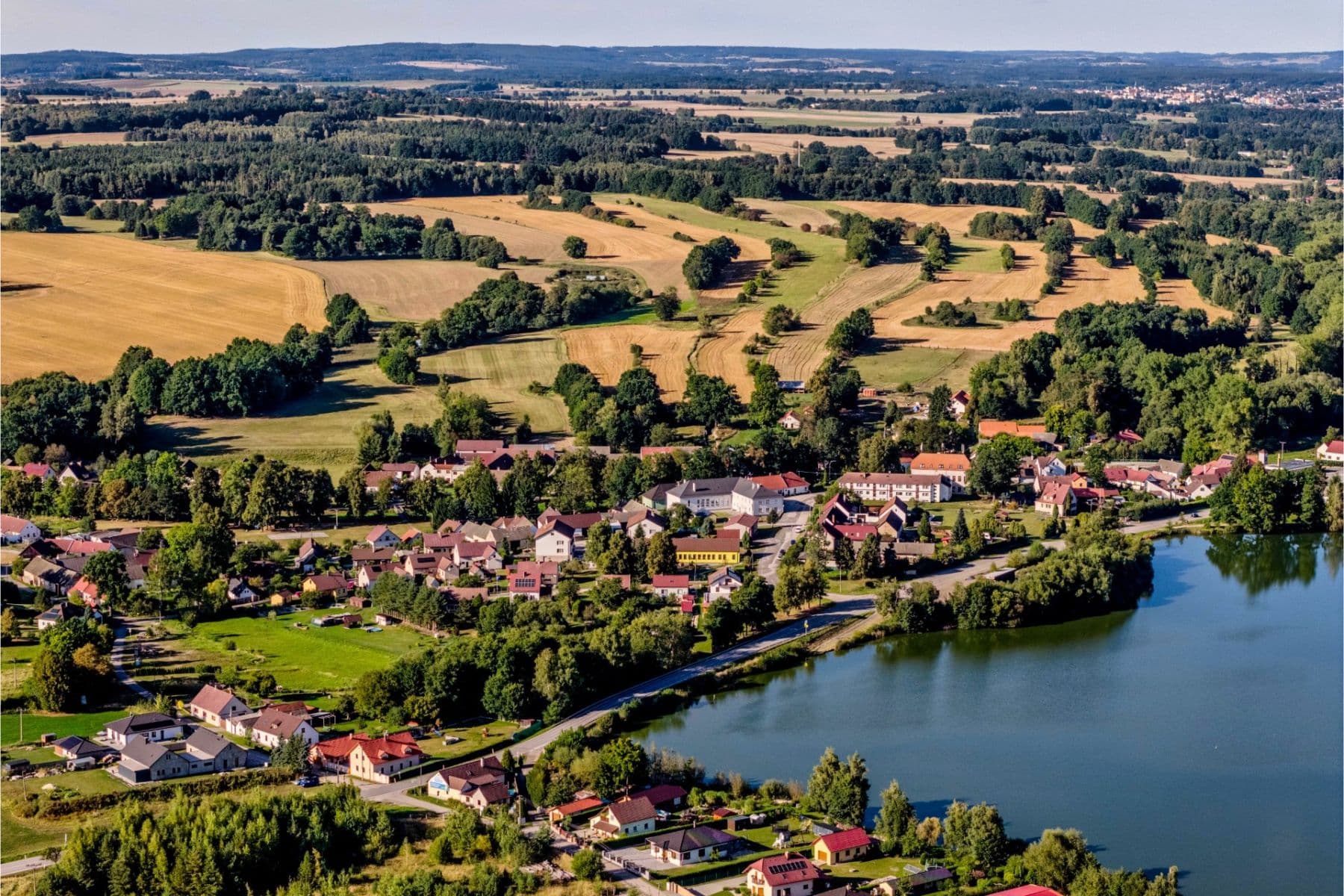 Predaj pozemku 2.102 m², Lásenice, Jihočeský kraj Predaj pozemku 2.102 m², Lásenice, Jihočeský kraj