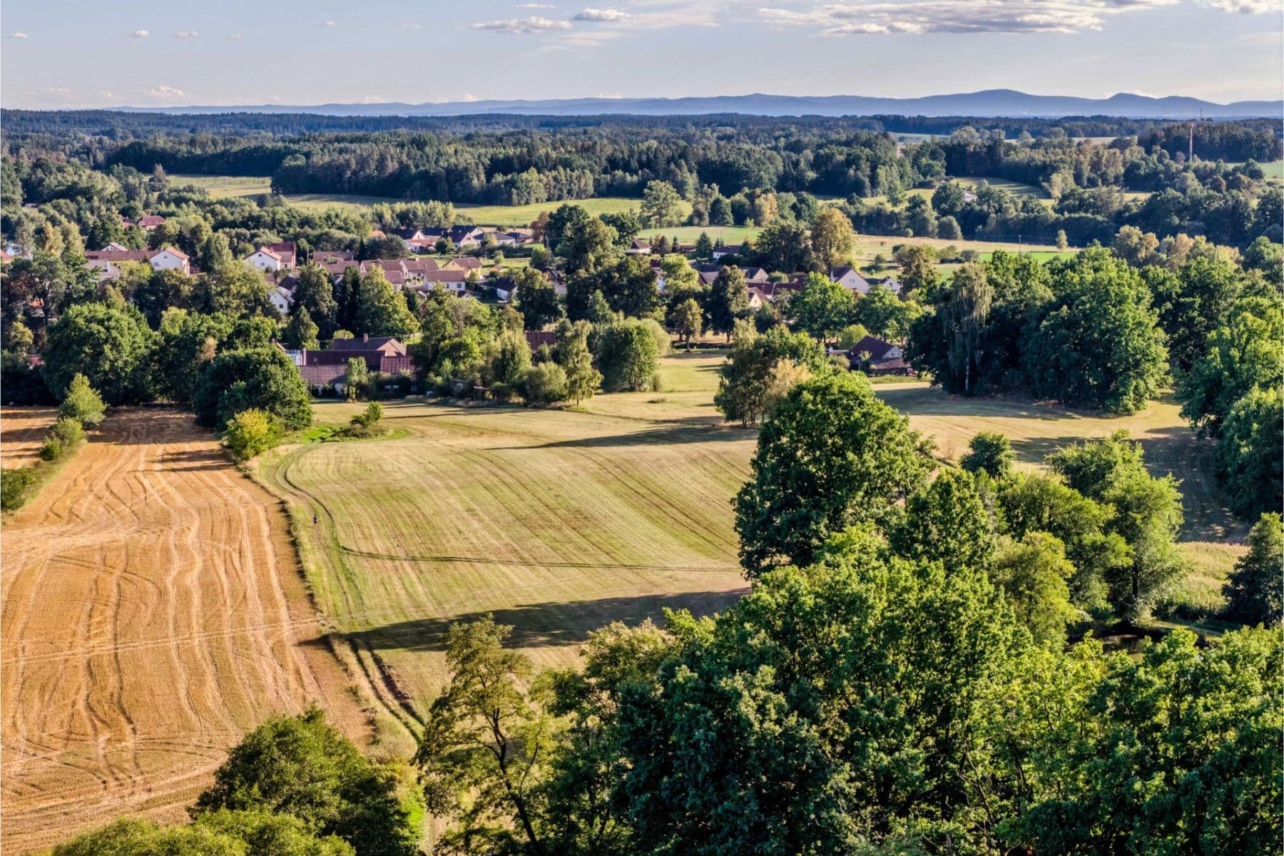 Predaj pozemku 2.102 m², Lásenice, Jihočeský kraj Predaj pozemku 2.102 m², Lásenice, Jihočeský kraj