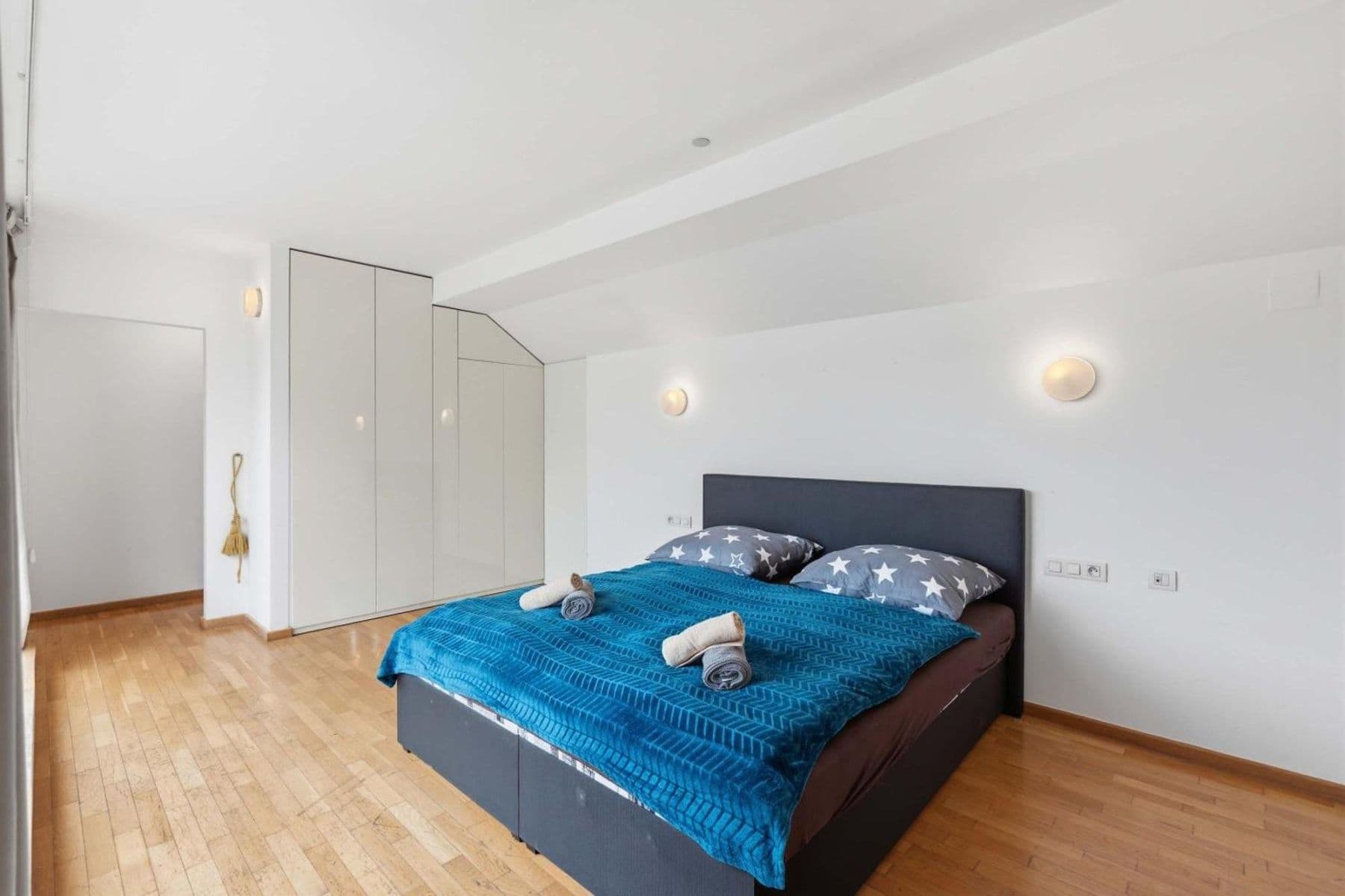 Prenájom bytu 182 m², Zborovská, Praha, Praha Prenájom bytu 182 m², Zborovská, Praha, Praha
