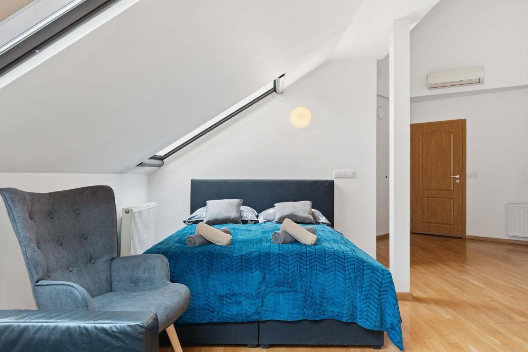 Prenájom bytu 182 m², Zborovská, Praha, Praha Prenájom bytu 182 m², Zborovská, Praha, Praha