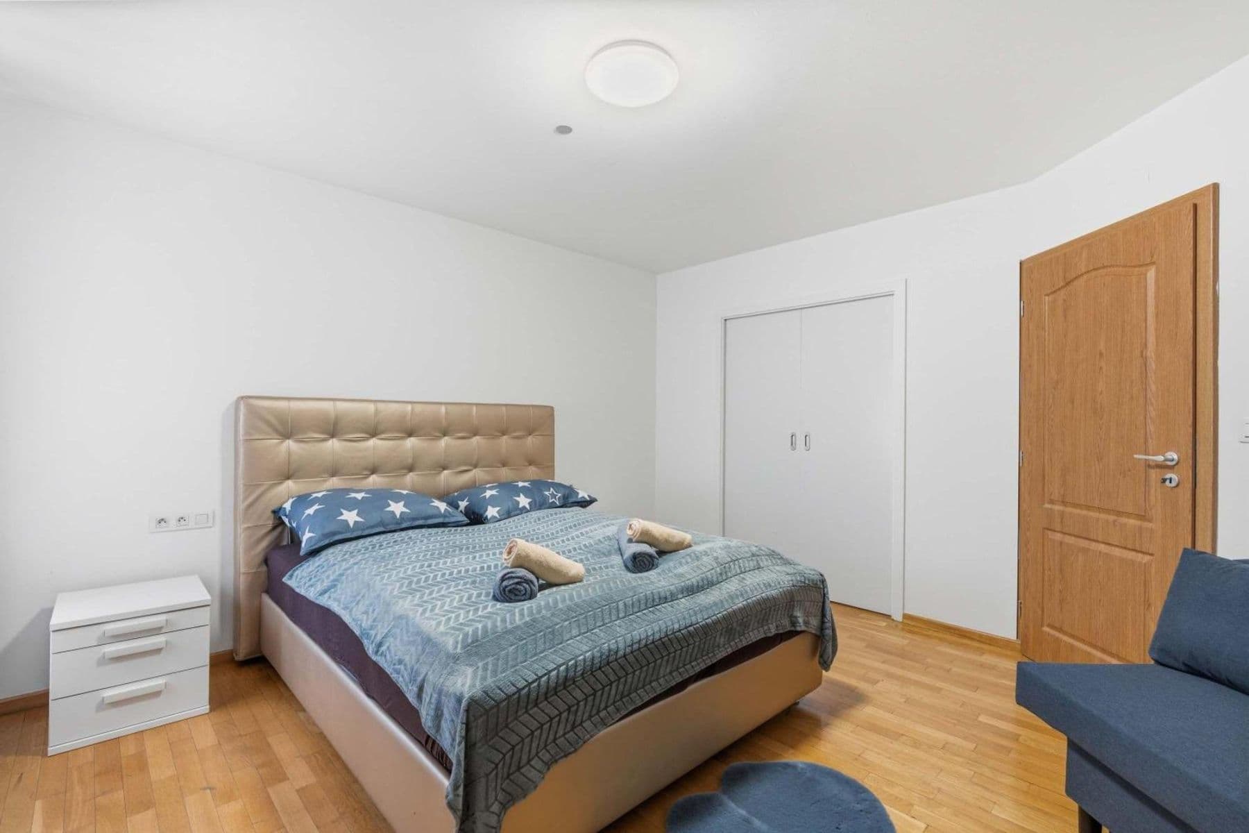 Prenájom bytu 182 m², Zborovská, Praha, Praha Prenájom bytu 182 m², Zborovská, Praha, Praha