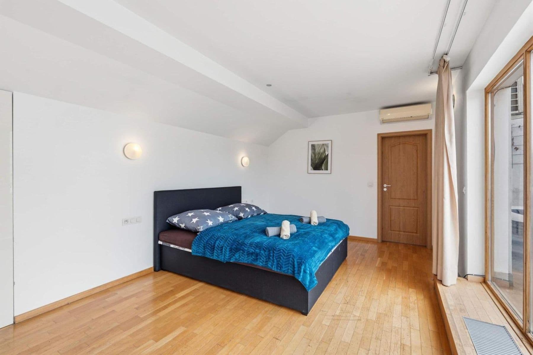 Prenájom bytu 182 m², Zborovská, Praha, Praha Prenájom bytu 182 m², Zborovská, Praha, Praha