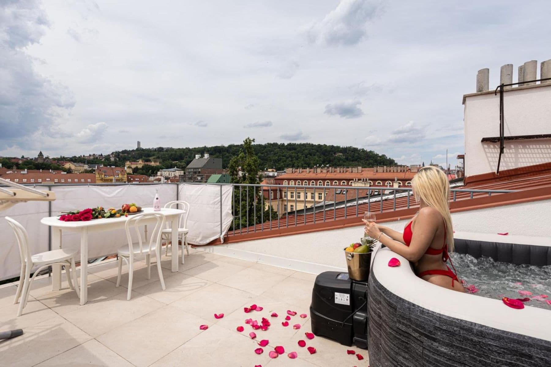 Prenájom bytu 154 m², Matoušova, Praha, Praha Prenájom bytu 154 m², Matoušova, Praha, Praha