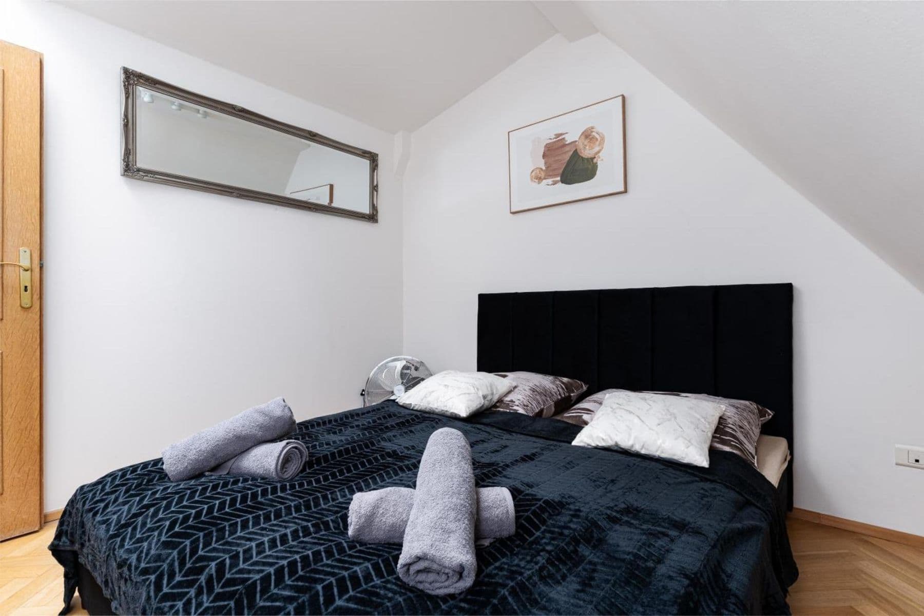 Prenájom bytu 154 m², Matoušova, Praha, Praha Prenájom bytu 154 m², Matoušova, Praha, Praha