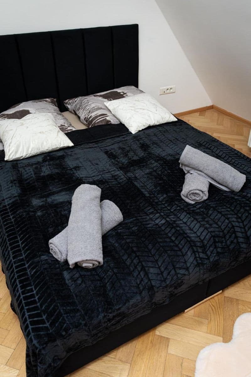 Prenájom bytu 154 m², Matoušova, Praha, Praha Prenájom bytu 154 m², Matoušova, Praha, Praha