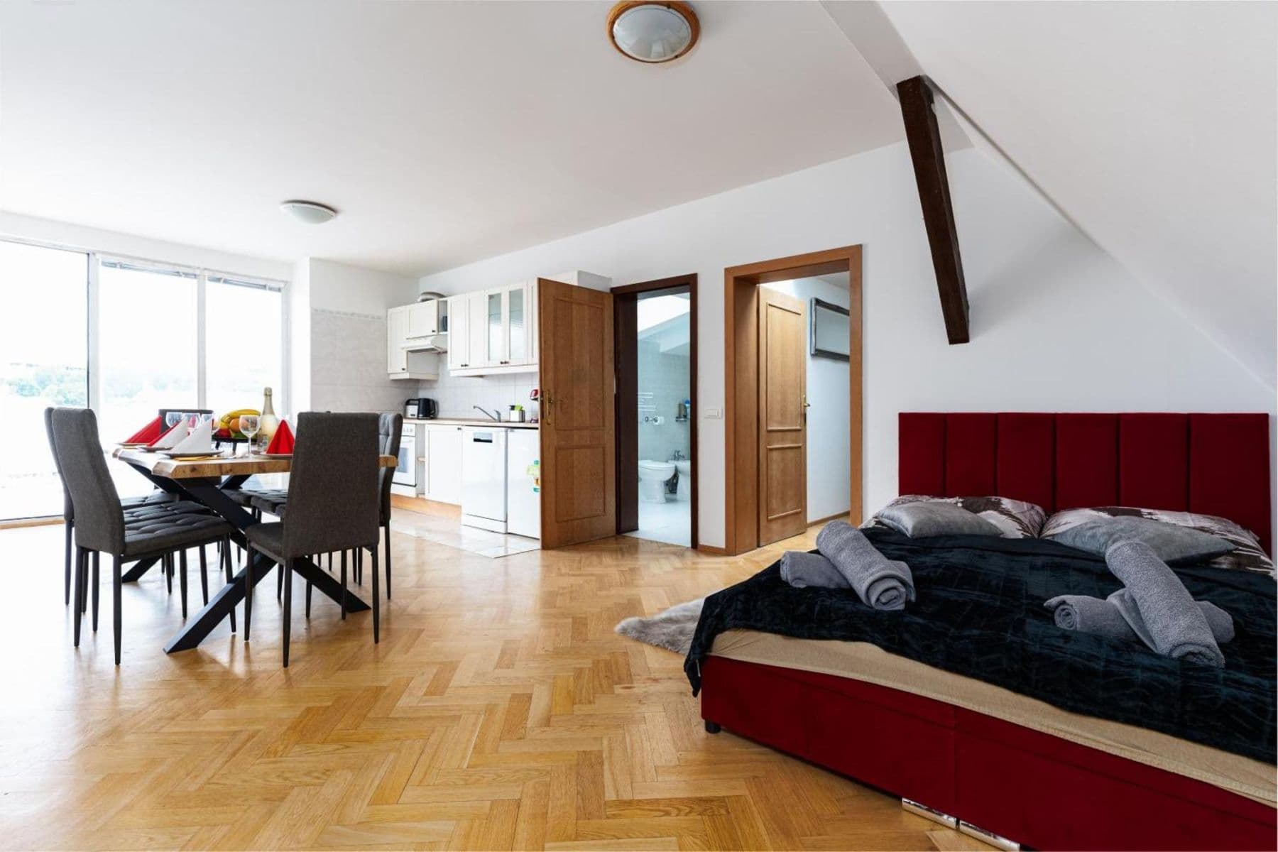 Prenájom bytu 154 m², Matoušova, Praha, Praha Prenájom bytu 154 m², Matoušova, Praha, Praha