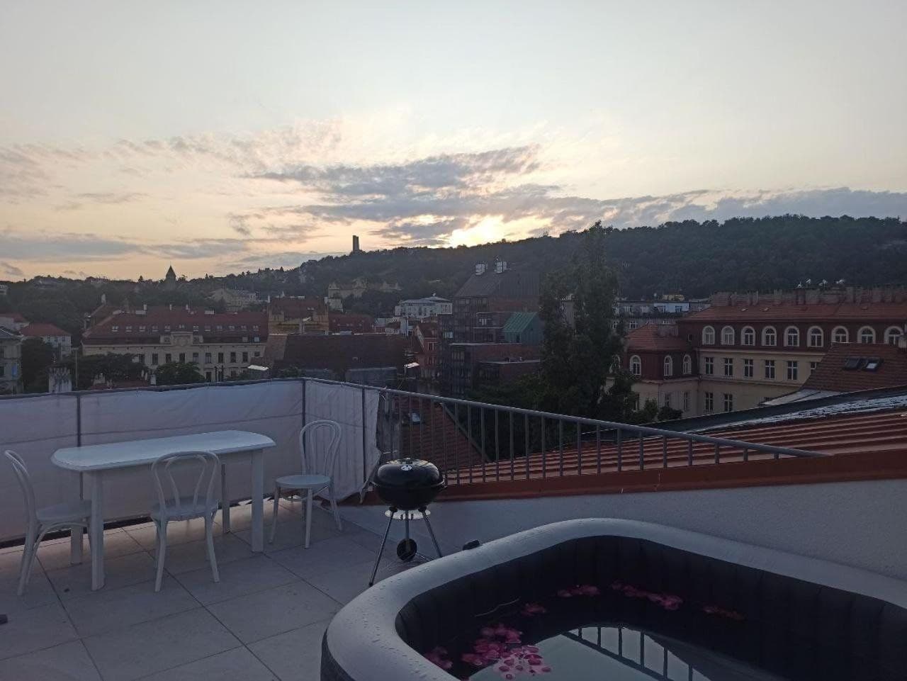 Prenájom bytu 154 m², Matoušova, Praha, Praha Prenájom bytu 154 m², Matoušova, Praha, Praha