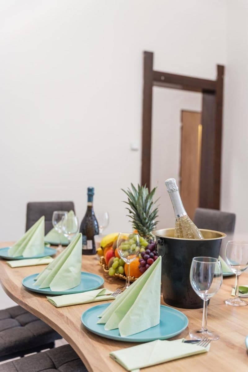 Prenájom bytu 154 m², Zborovská, Praha, Praha Prenájom bytu 154 m², Zborovská, Praha, Praha