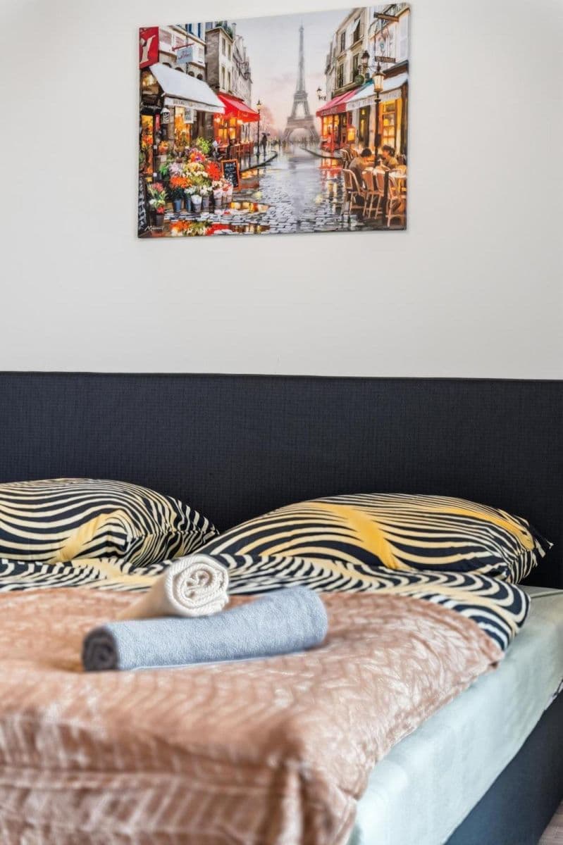Prenájom bytu 154 m², Zborovská, Praha, Praha Prenájom bytu 154 m², Zborovská, Praha, Praha