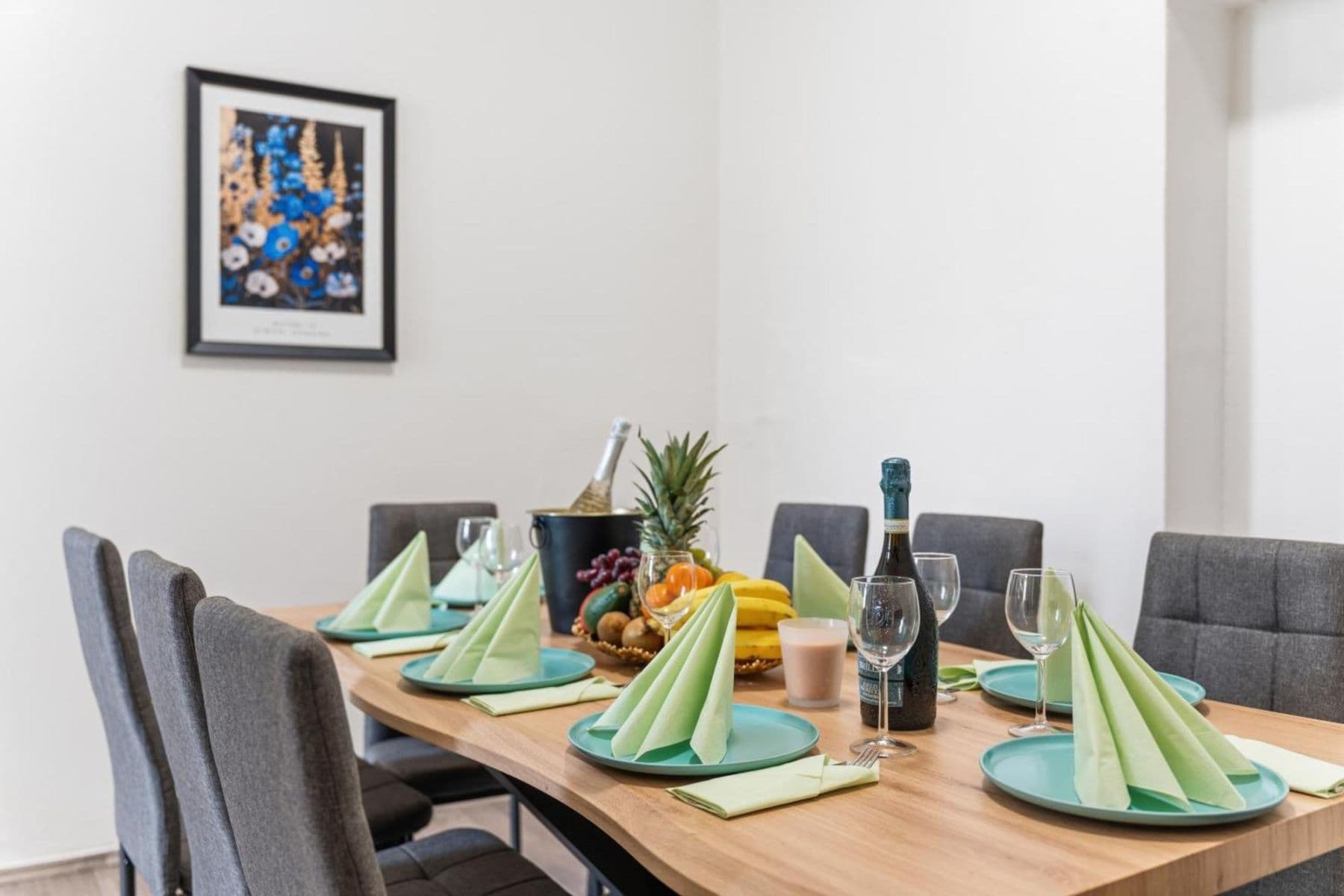 Prenájom bytu 154 m², Zborovská, Praha, Praha Prenájom bytu 154 m², Zborovská, Praha, Praha