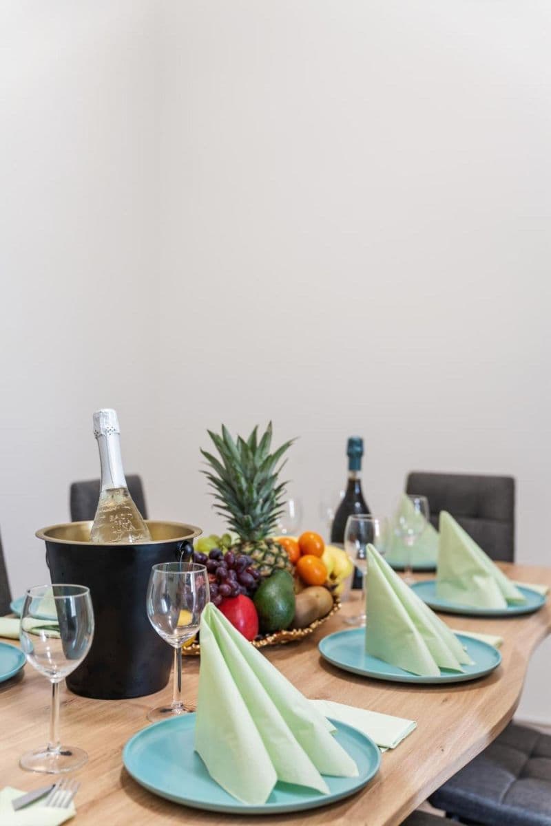 Prenájom bytu 154 m², Zborovská, Praha, Praha Prenájom bytu 154 m², Zborovská, Praha, Praha