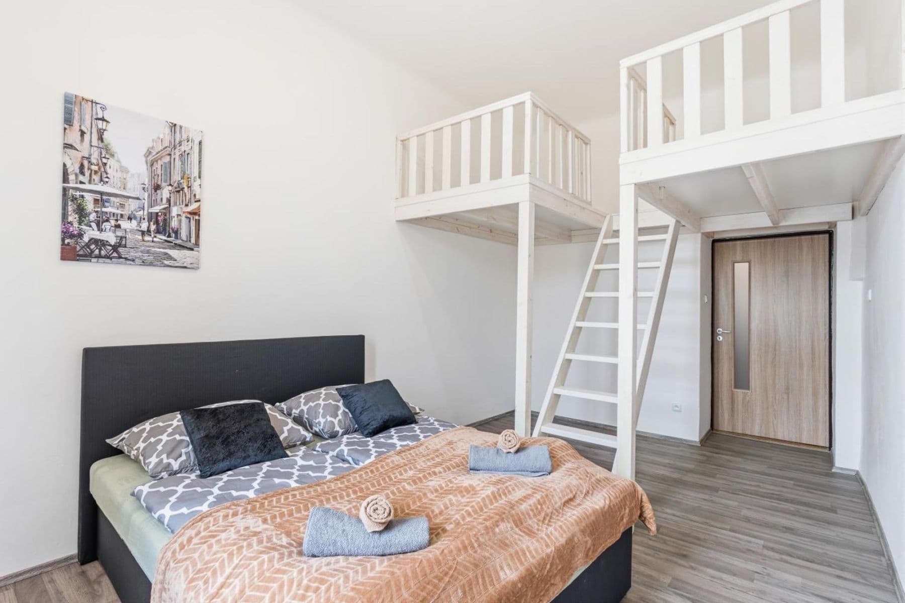 Prenájom bytu 154 m², Zborovská, Praha, Praha Prenájom bytu 154 m², Zborovská, Praha, Praha