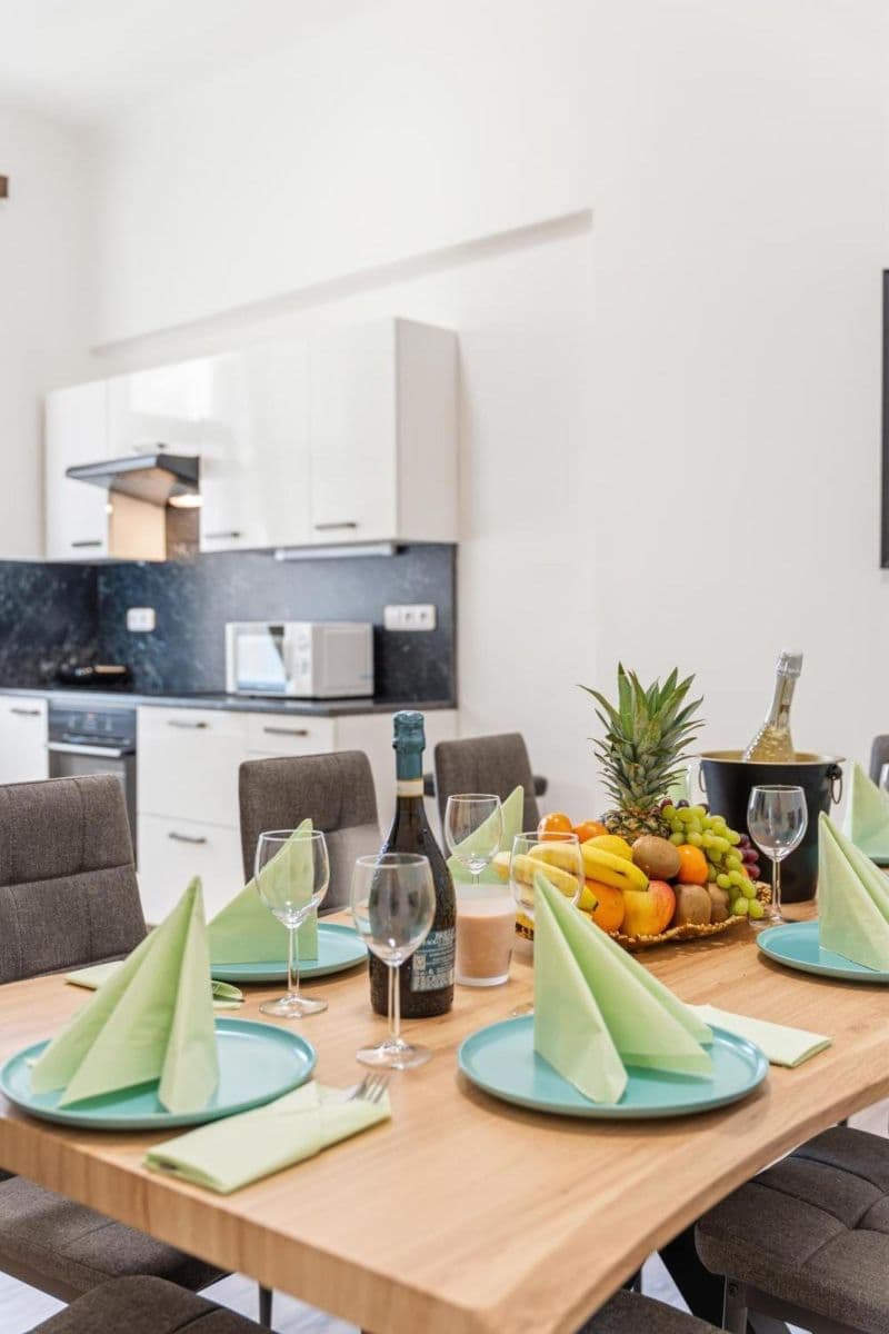 Prenájom bytu 154 m², Zborovská, Praha, Praha Prenájom bytu 154 m², Zborovská, Praha, Praha