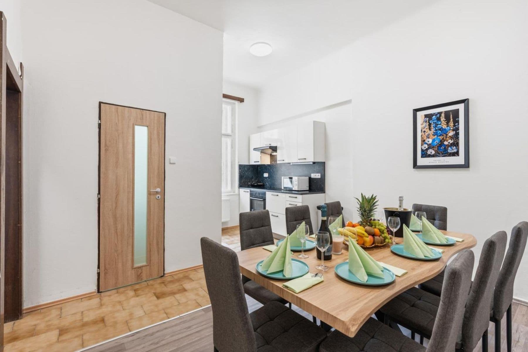 Prenájom bytu 154 m², Zborovská, Praha, Praha Prenájom bytu 154 m², Zborovská, Praha, Praha