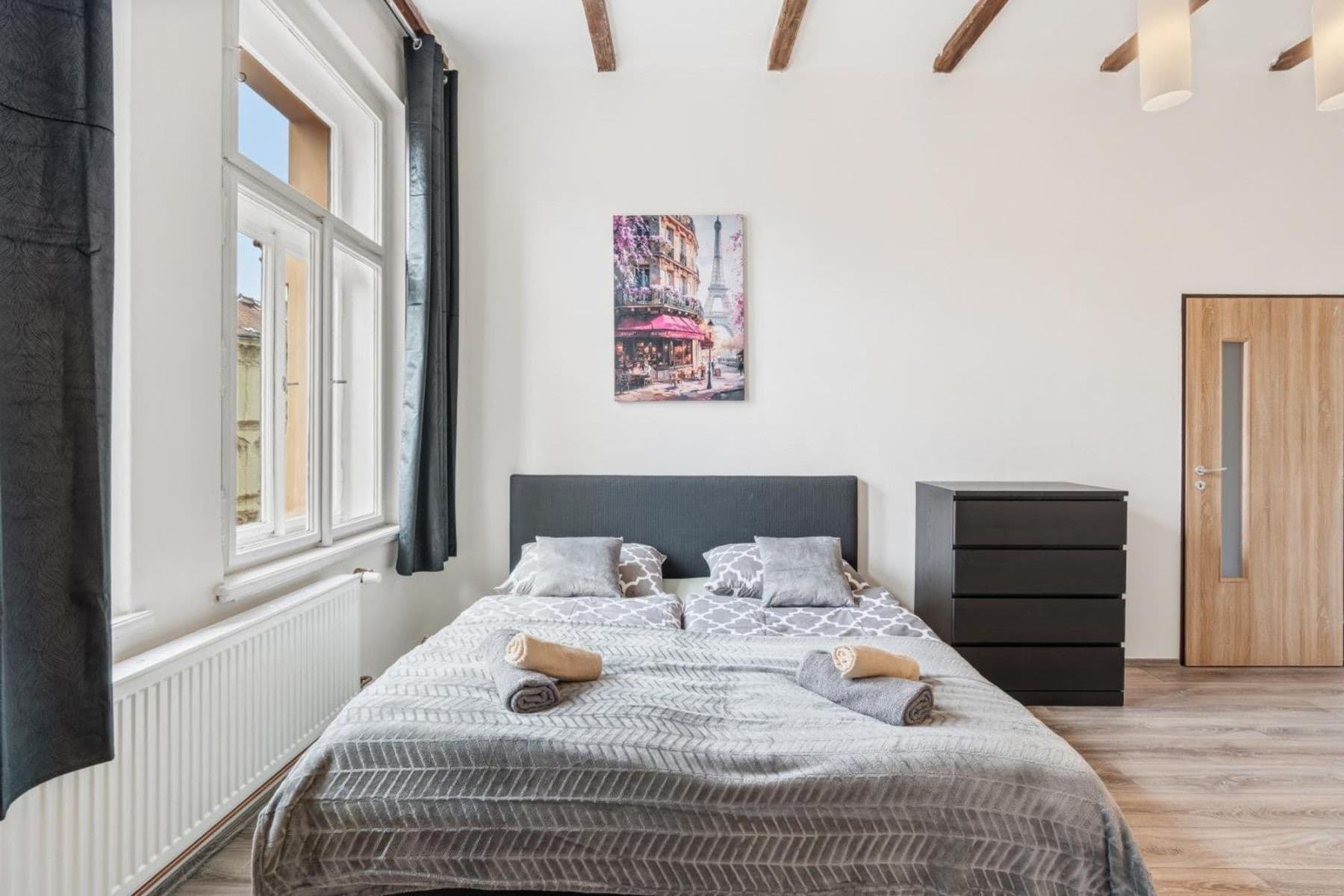 Prenájom bytu 154 m², Zborovská, Praha, Praha Prenájom bytu 154 m², Zborovská, Praha, Praha