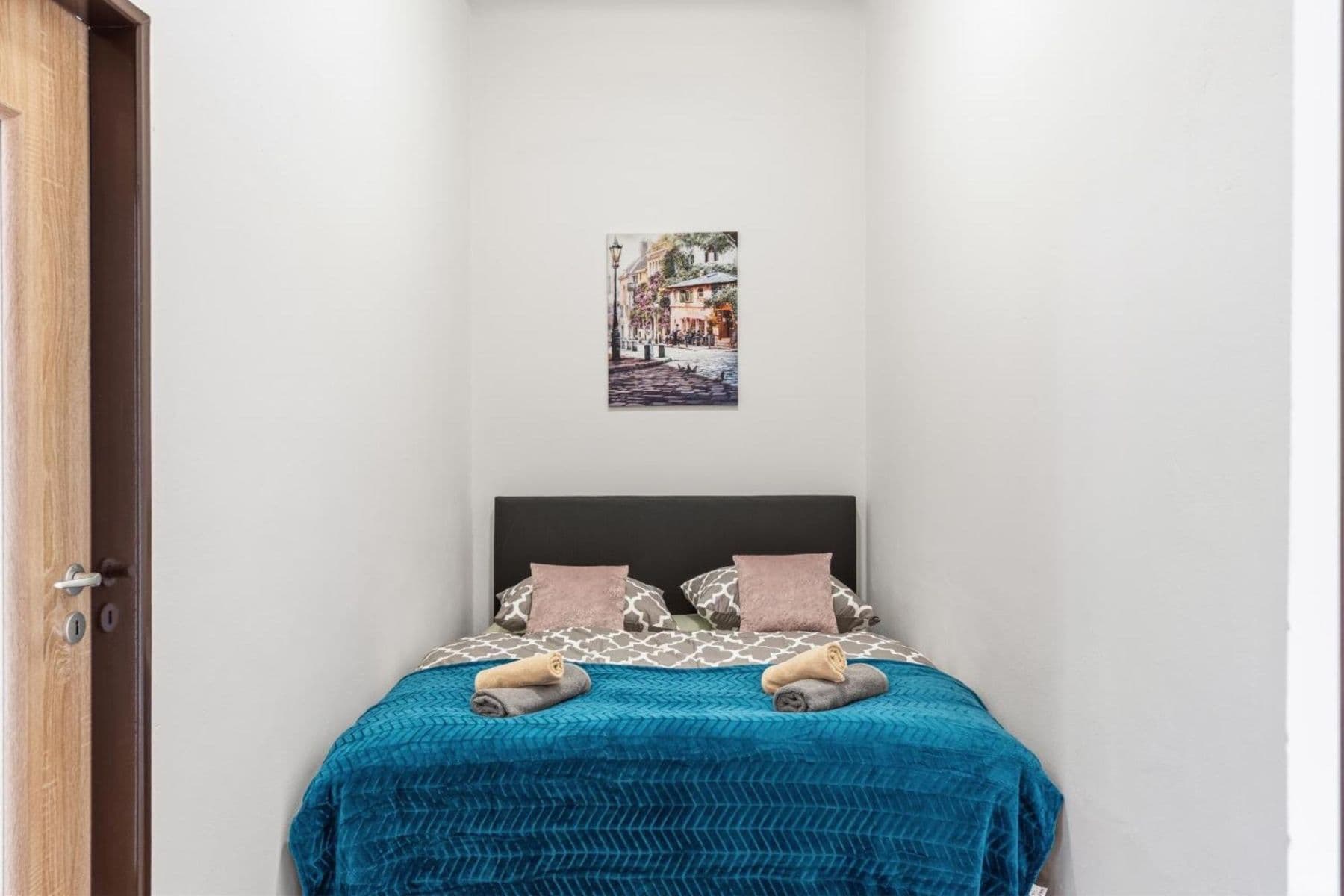 Prenájom bytu 154 m², Zborovská, Praha, Praha Prenájom bytu 154 m², Zborovská, Praha, Praha