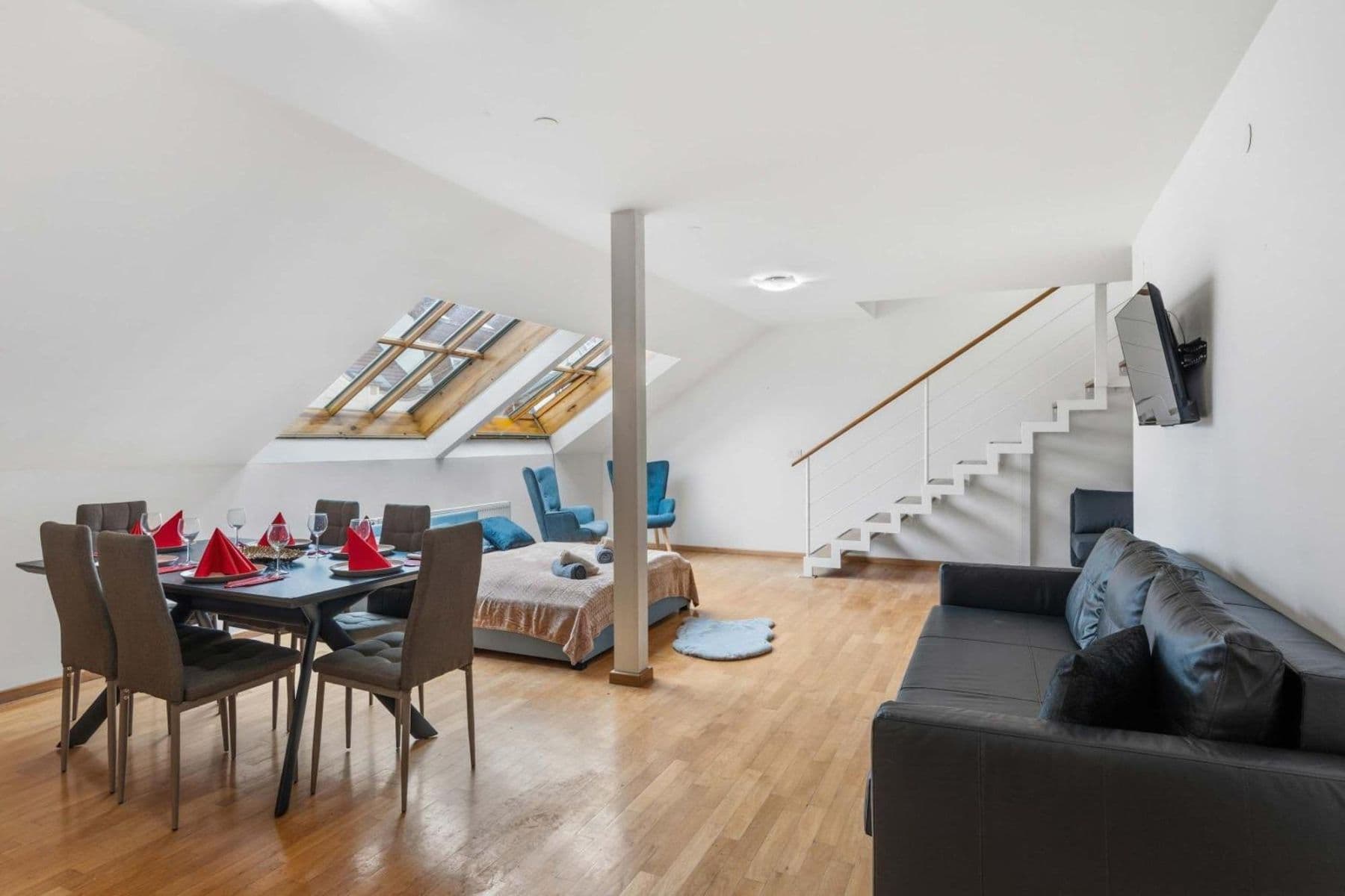 Prenájom bytu 180 m², Zborovská, Praha, Praha Prenájom bytu 180 m², Zborovská, Praha, Praha