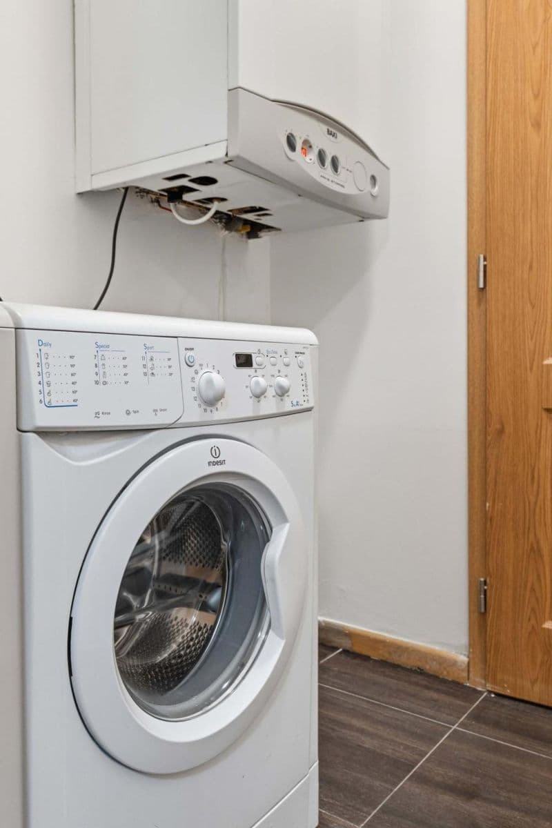 Prenájom bytu 180 m², Zborovská, Praha, Praha Prenájom bytu 180 m², Zborovská, Praha, Praha
