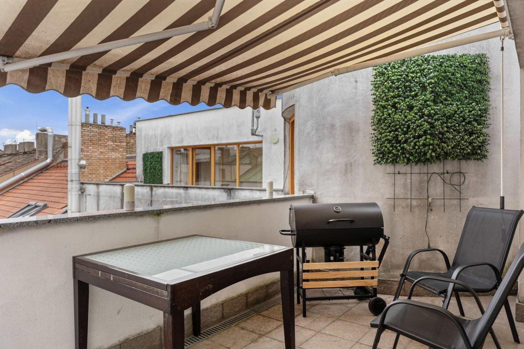 Prenájom bytu 180 m², Zborovská, Praha, Praha Prenájom bytu 180 m², Zborovská, Praha, Praha