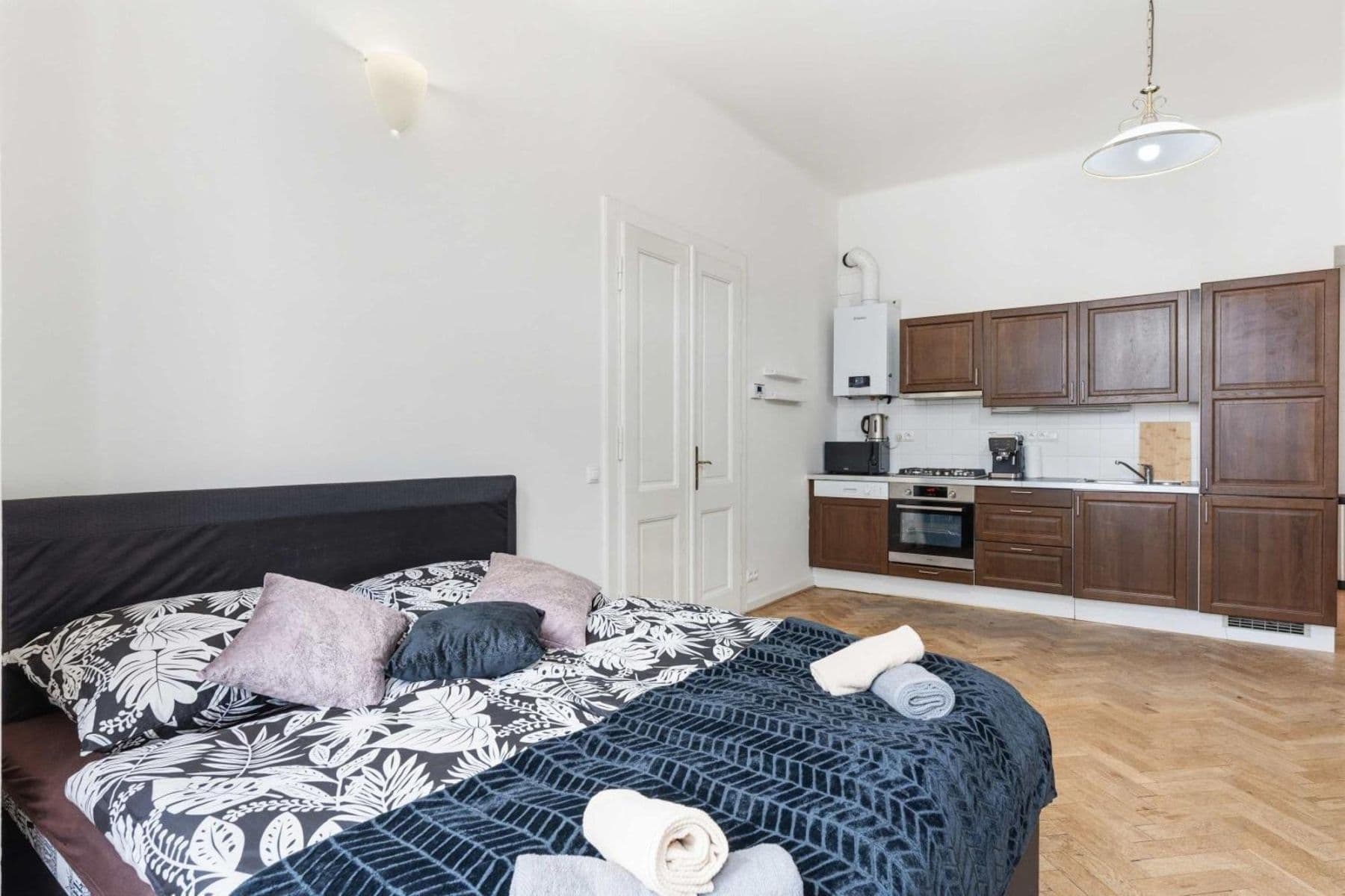 Prenájom bytu 142 m², Matoušova, Praha, Praha Prenájom bytu 142 m², Matoušova, Praha, Praha