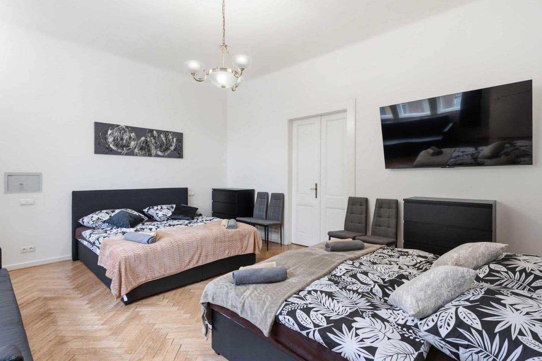 Prenájom bytu 142 m², Matoušova, Praha, Praha Prenájom bytu 142 m², Matoušova, Praha, Praha