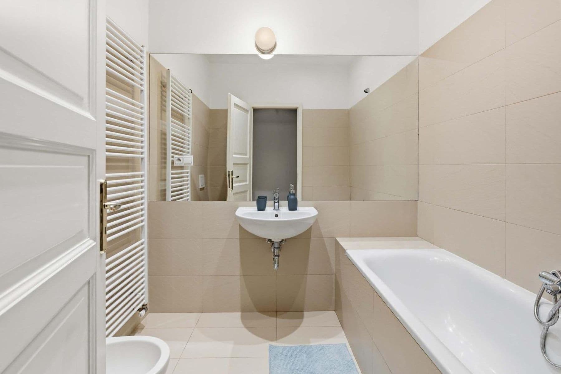 Prenájom bytu 142 m², Matoušova, Praha, Praha Prenájom bytu 142 m², Matoušova, Praha, Praha