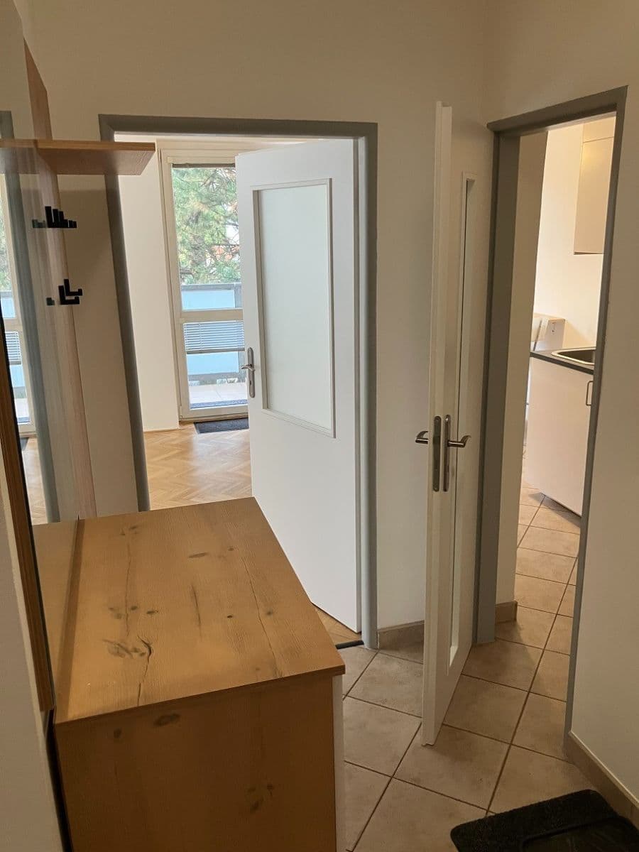 Prenájom bytu 2-izbový 62 m², Hoškova, Praha, Praha Prenájom bytu 2-izbový 62 m², Hoškova, Praha, Praha