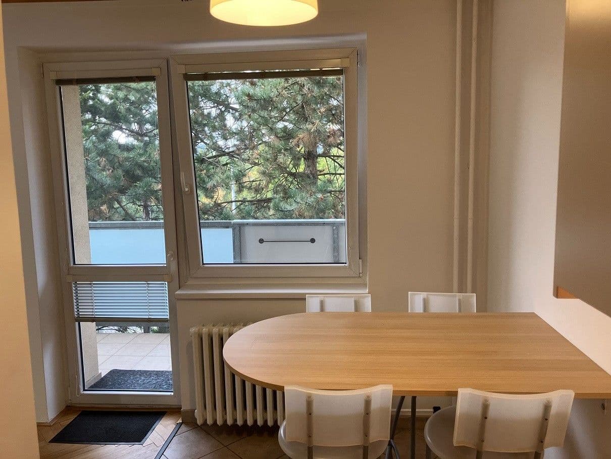 Prenájom bytu 2-izbový 62 m², Hoškova, Praha, Praha Prenájom bytu 2-izbový 62 m², Hoškova, Praha, Praha